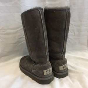 🐑Grey Kid’s UGG Classic Tall Boots🐑